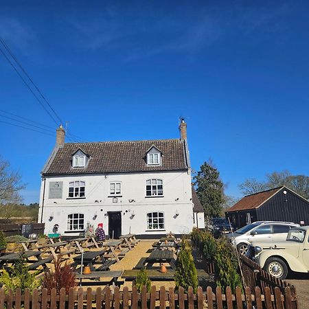 Hilborough The Swan Inn מראה חיצוני תמונה