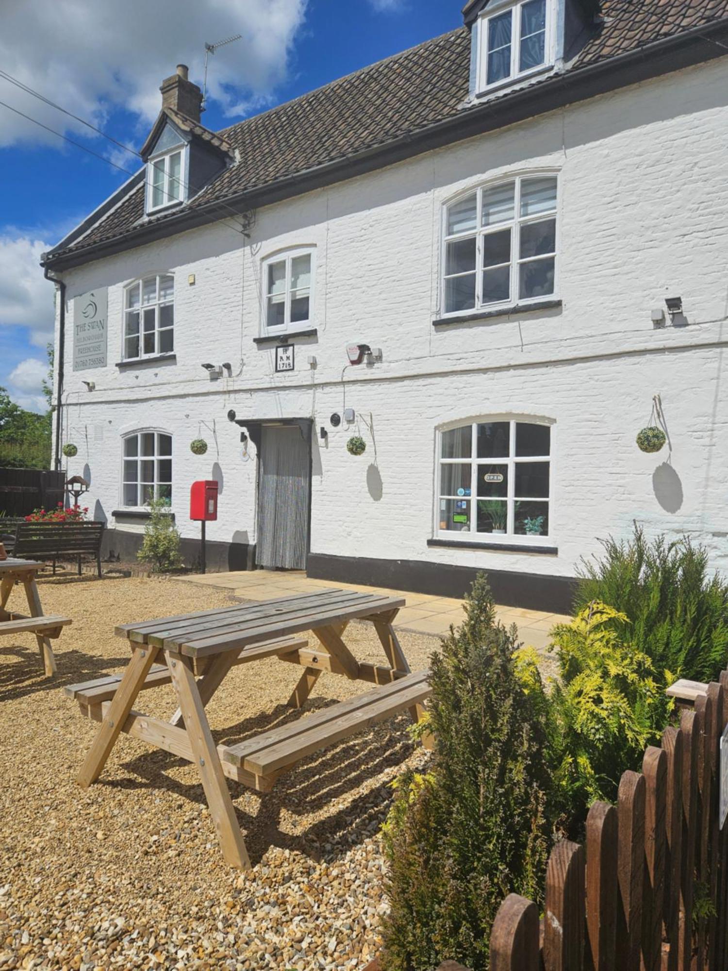 Hilborough The Swan Inn מראה חיצוני תמונה